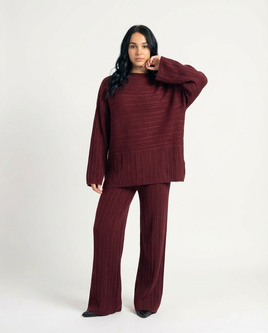 Moteriškas megztas komplektas 