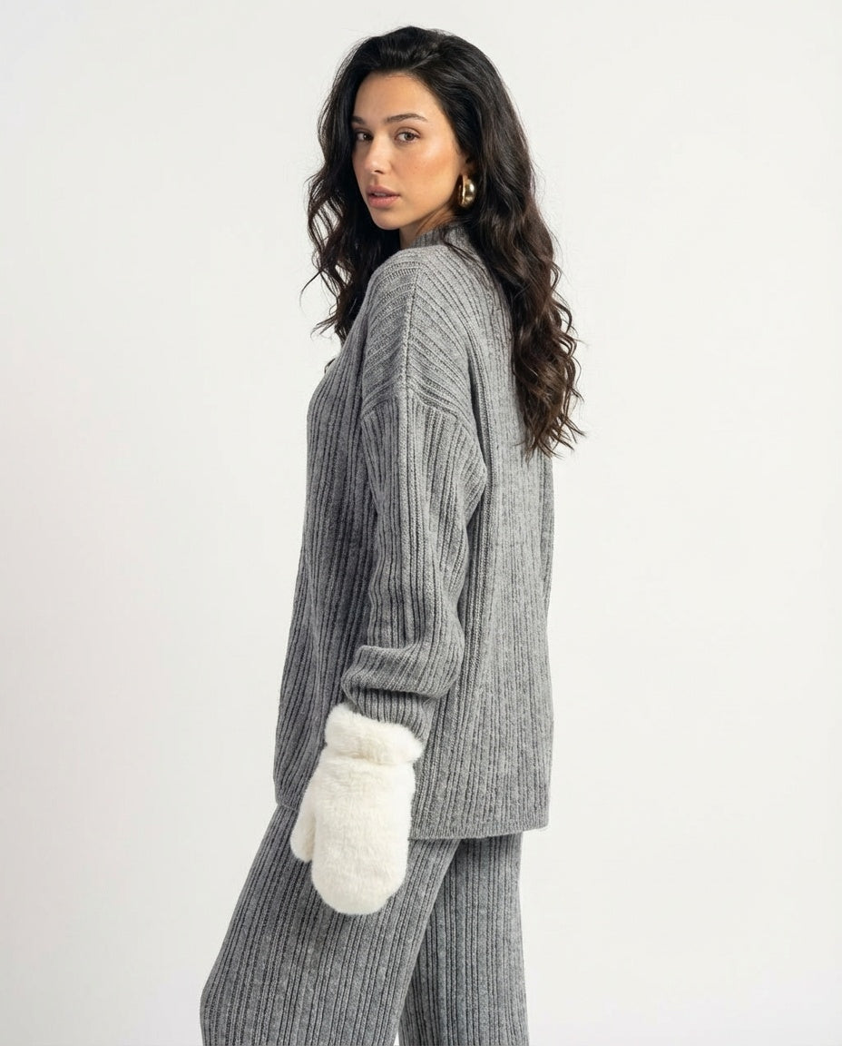 Moteriškas megztas komplektas 