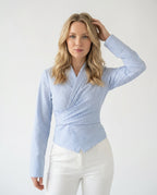 Neris marškinėliai su raišteliais priekyje 