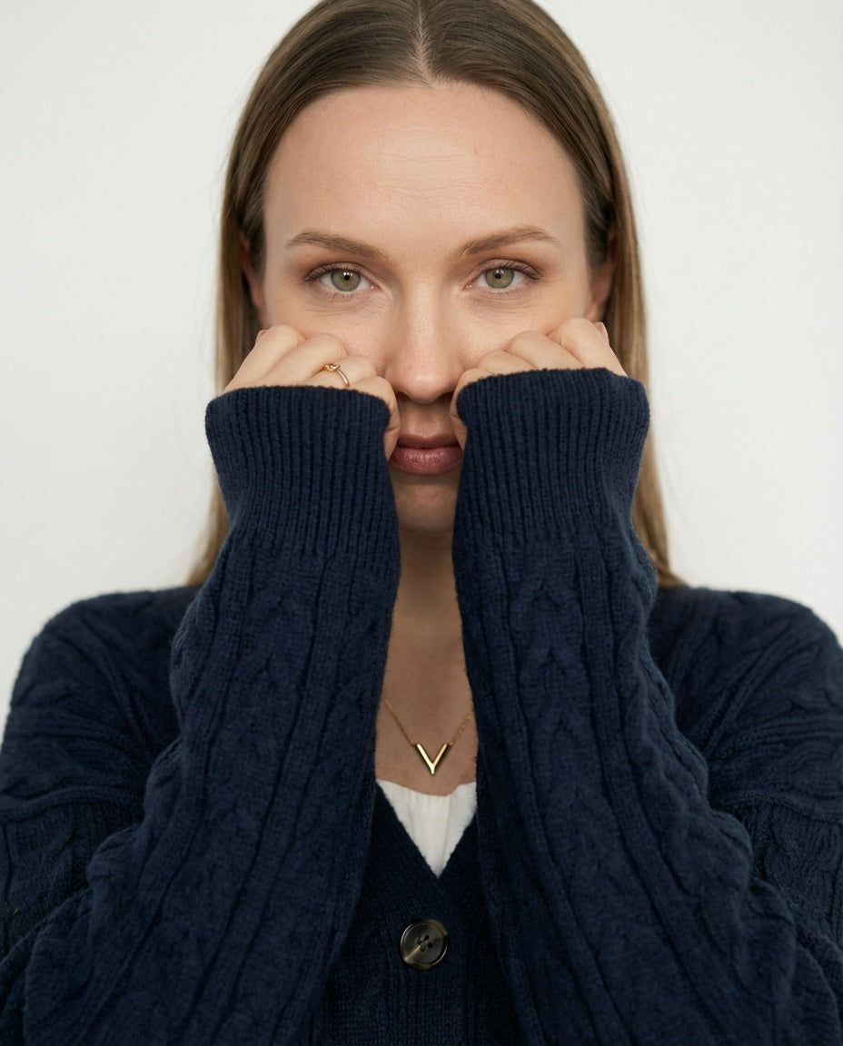 Miška megztas megztinis su kabeliu 