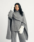 Moteriškas megztas komplektas 